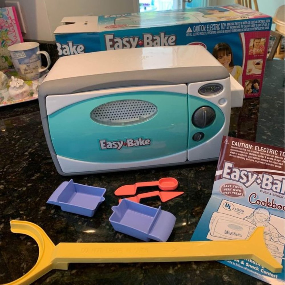 Hasbro Easy Bake Oven Vintage Teal in Original Box